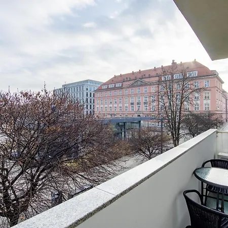 Plac Nowy Targ, Sun&snow *